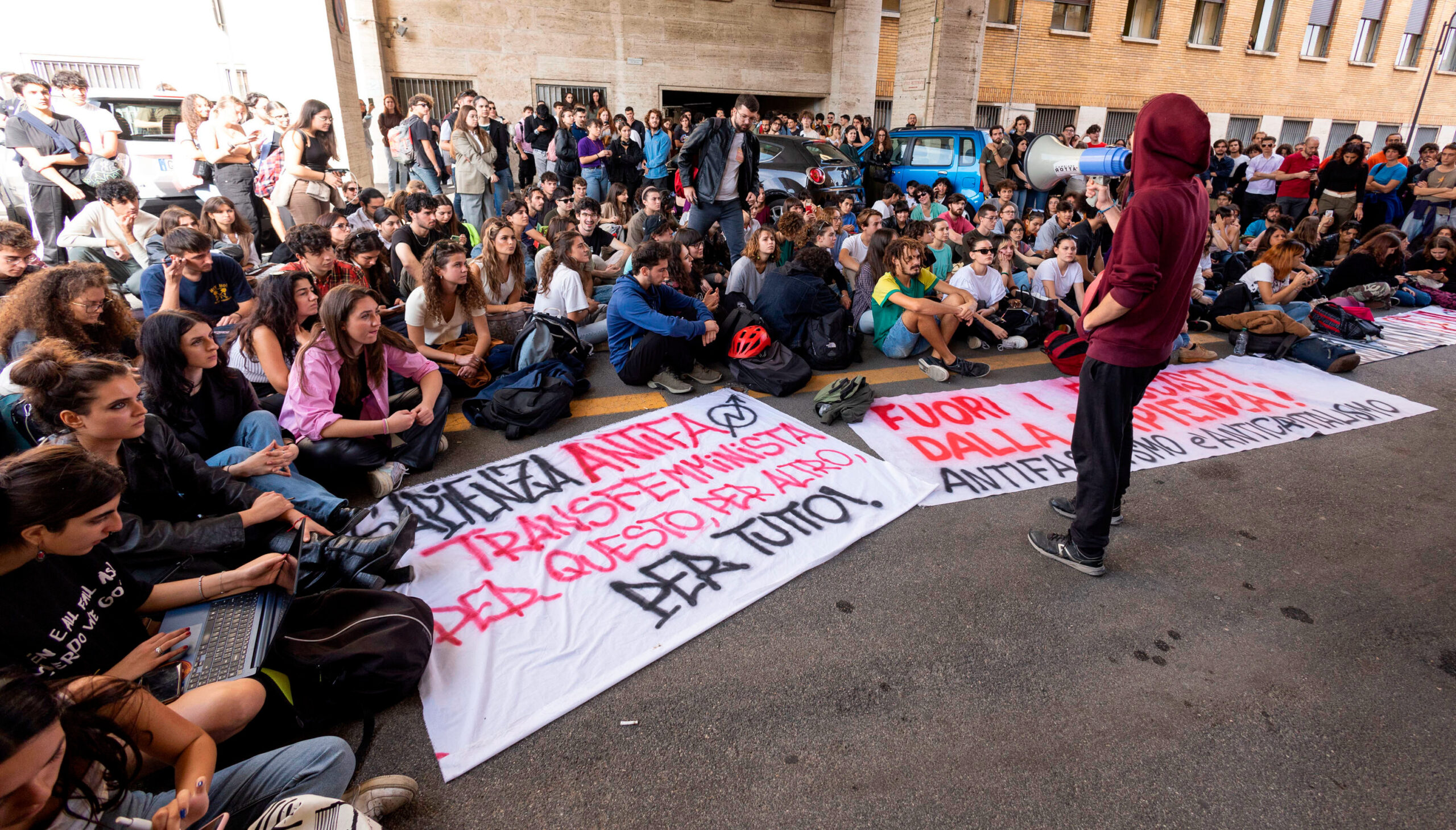 Appello ai giovanni studenti, universitari e giovani ribelli