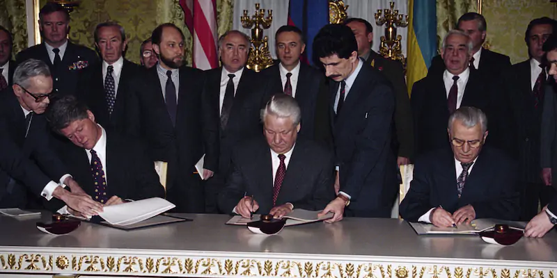 In questo video, parlo del memorandum di Budapest del 1994 e sollevo la domanda: “La Russia ha davvero violato gli accordi?“.