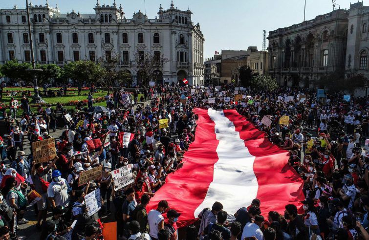 Perù: continua la lotta del popolo contro gli usurpatori a stelle e strisce