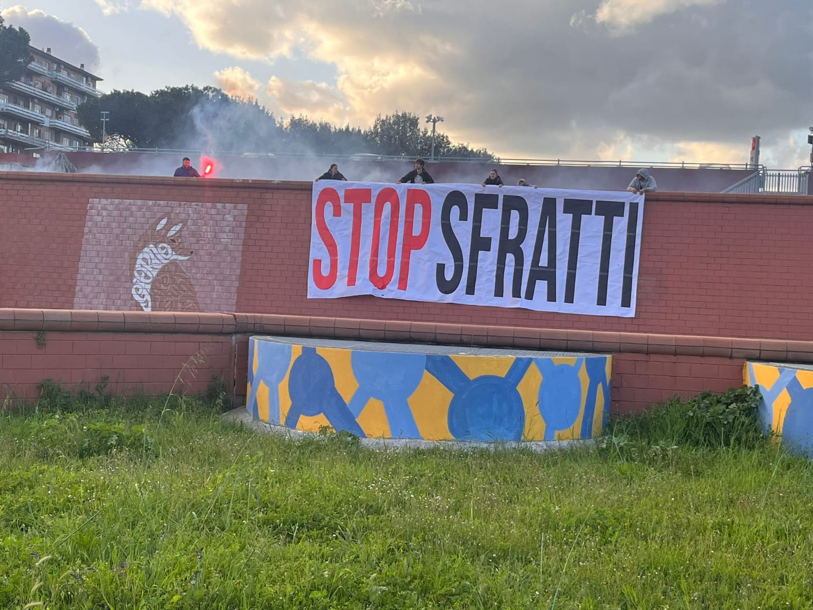 SAVERIO DI PALMA (ITALIA LIBERA ROMA): BLITZ MILITANTE SULLA TIBURTINA. ROMA GRIDA "STOP SFRATTI!"