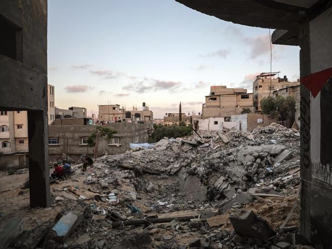 L’esodo palestinese: in tremila abbandonano le loro case.