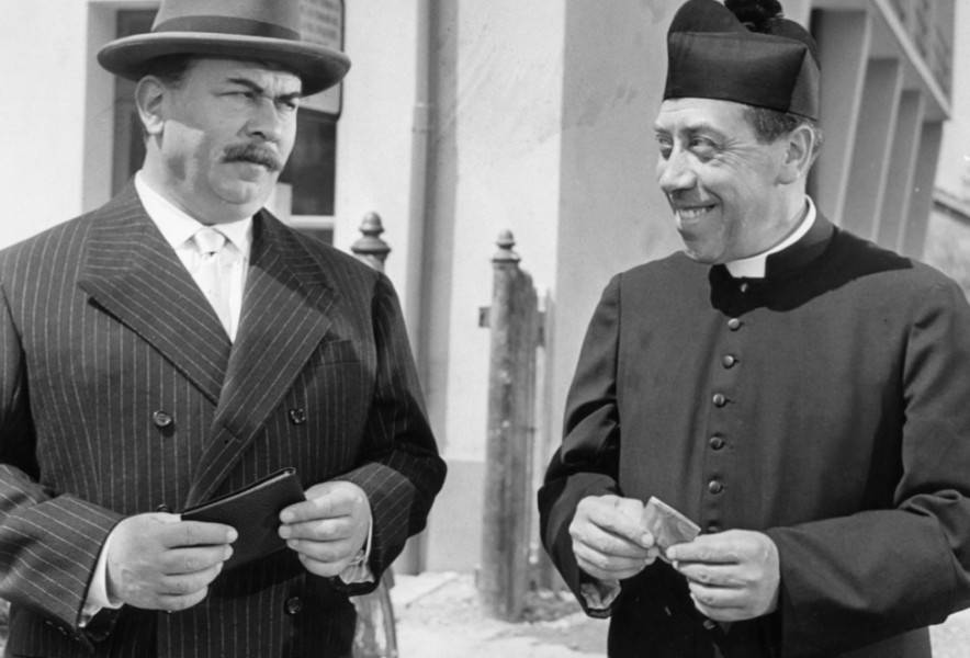 Bergoglio e Casarini? "Aridatece Don Camillo e Peppone".